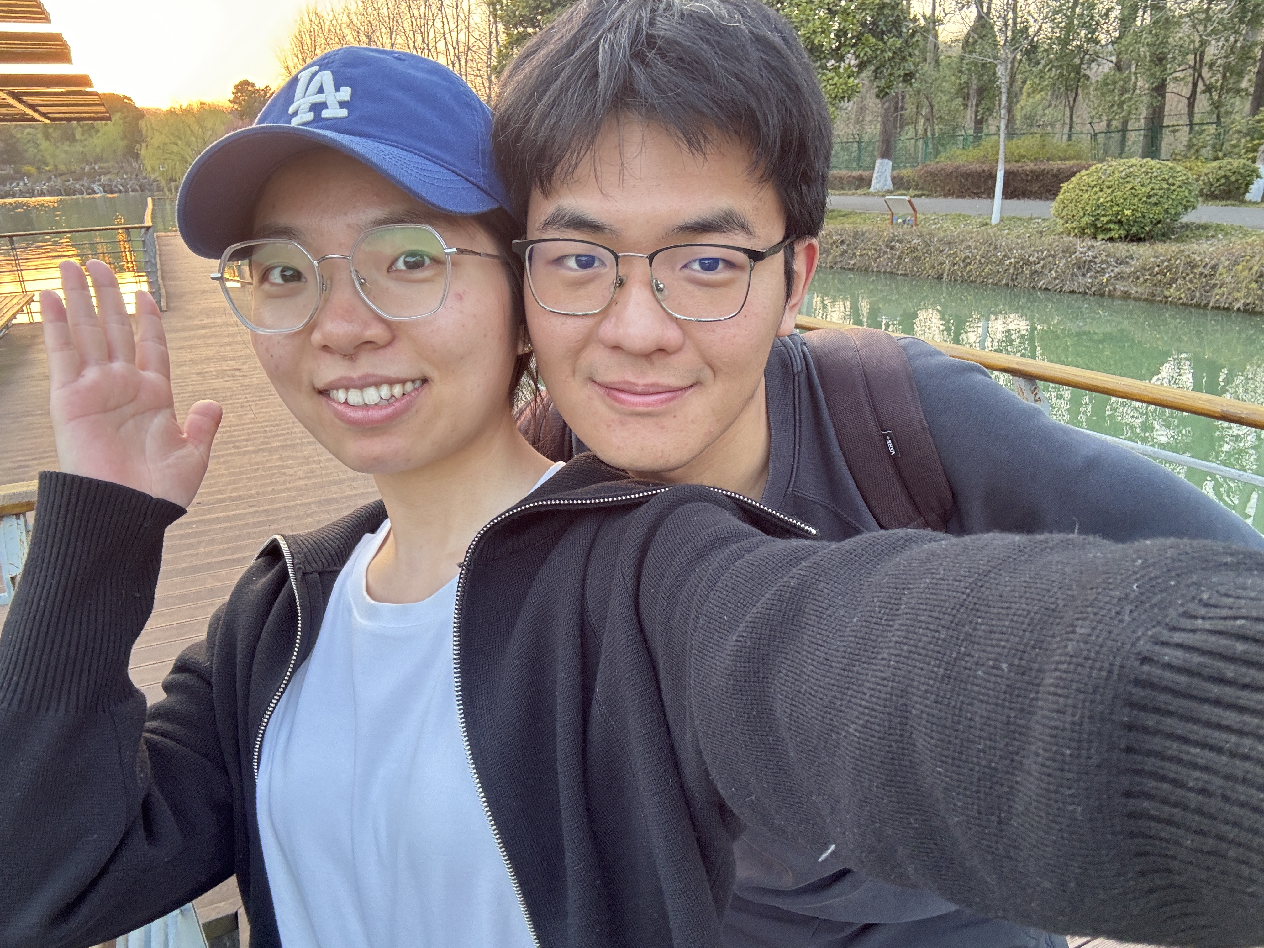 谁的脸更大？